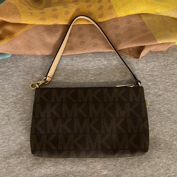 Michael Kors Jet Set Wristlet NWT! - Picture 4 of 6